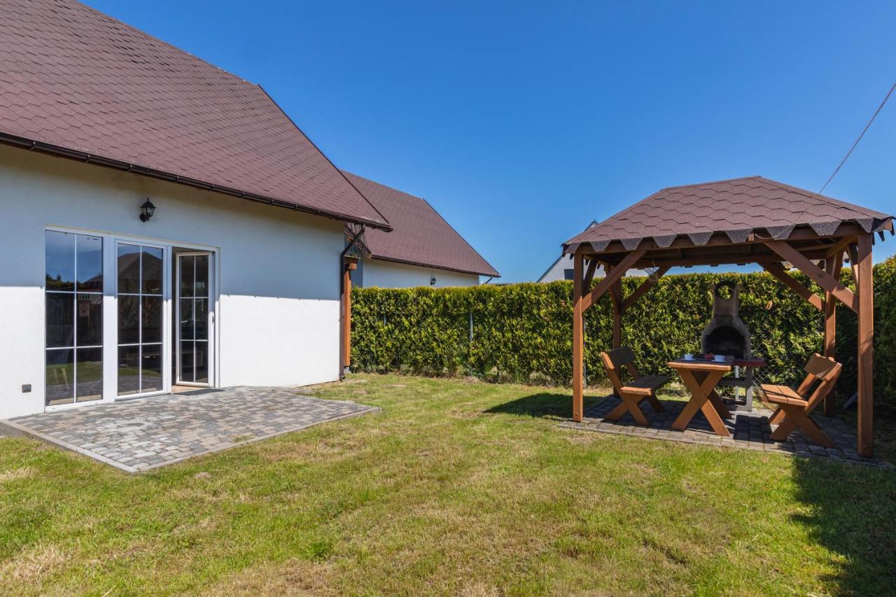 Holiday Houses Alana & Alva With Garden By Noclegi Renters Miedzywodzie Bagian luar foto